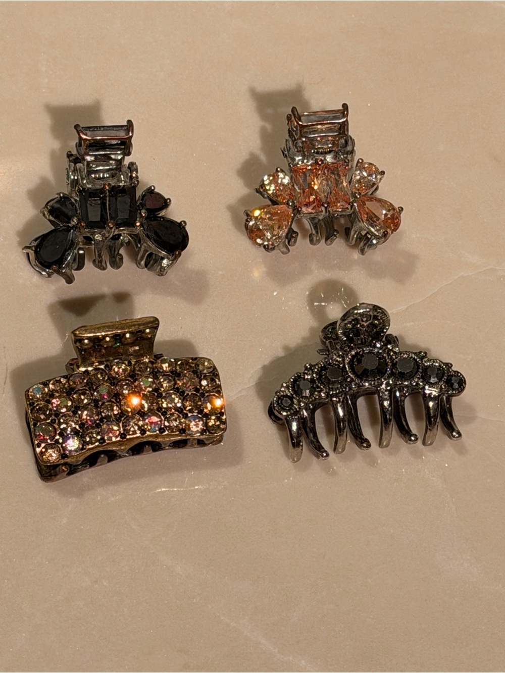 ~Vintage Lot of 4 Crystal Hair Clips